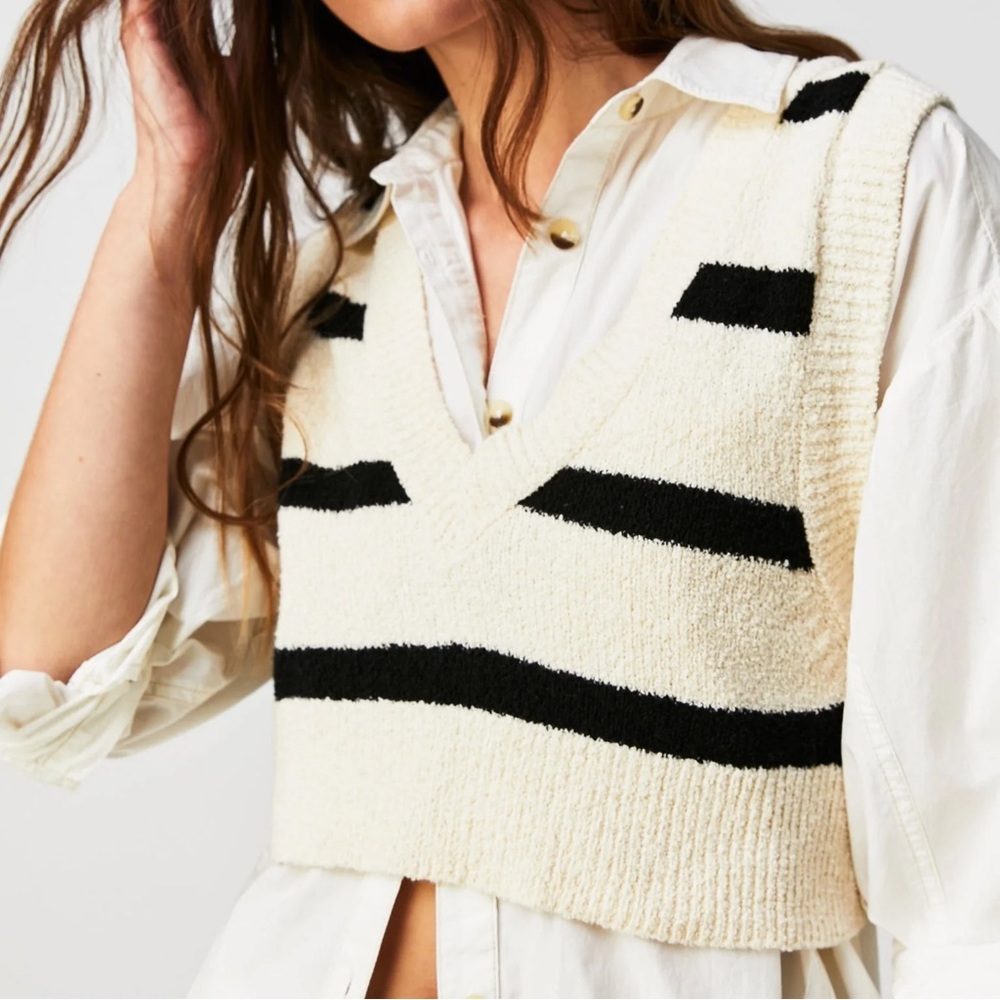 Free People Santa Monica striped crop v-neck knitted vest black and cream preppy